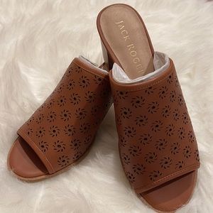 Jack Rogers Ronnie Mule in Mocha Size 6